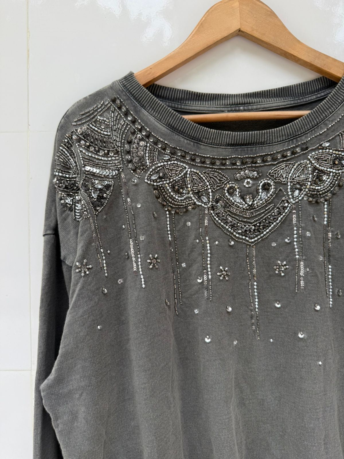 Sweatshirt