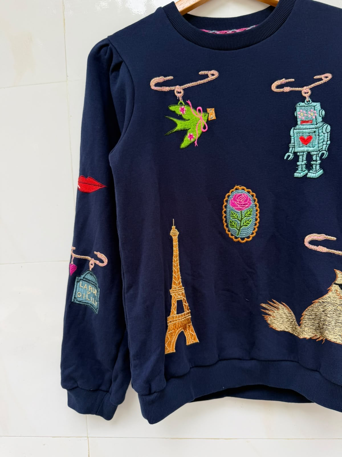 Sweatshirt