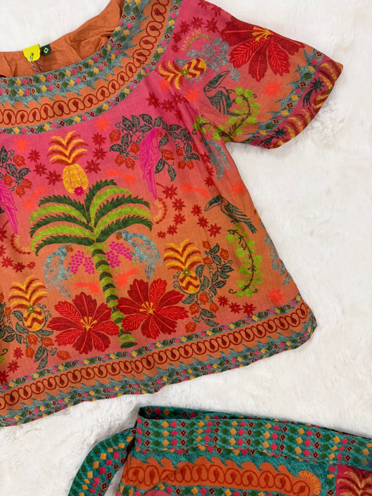 Top&wrap around skirt