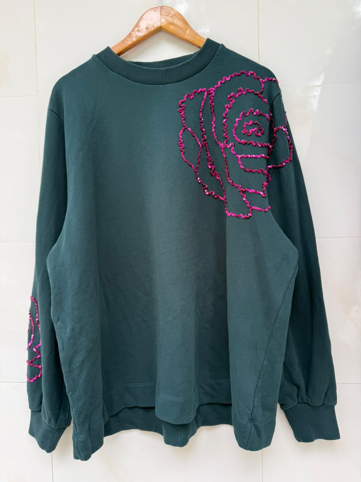 Sweatshirt